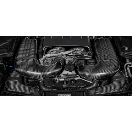 Eventuri carbon indsugningssystem til Mercedes X205 C63/C63S AMG varianter med højtydende luftfiltre og kulfiber komponenter.