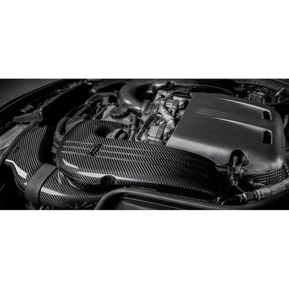 Eventuri carbon indsugningssystem til Mercedes X205 C63/C63S AMG varianter med højtydende luftfiltre og kulfiber komponenter.