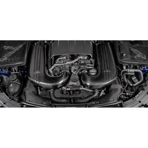Eventuri carbon indsugningssystem til Mercedes X205 C63/C63S AMG varianter med højtydende luftfiltre og kulfiber komponenter.