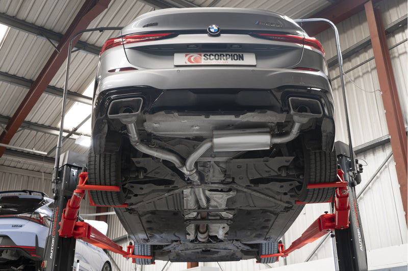 Scorpion GPF-back udstødning til BMW M235I med ventiler, OE Fitment, set nedefra