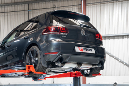 Scorpion cat-back udstødning til VW MK6 Golf GTI – resoneret, Daytona Ceramic, set fra siden