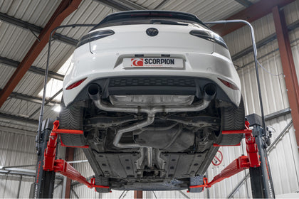 Scorpion cat-back udstødning til VW Golf MK7 GTD – ikke-resoneret, Daytona Ceramic, set nedefra