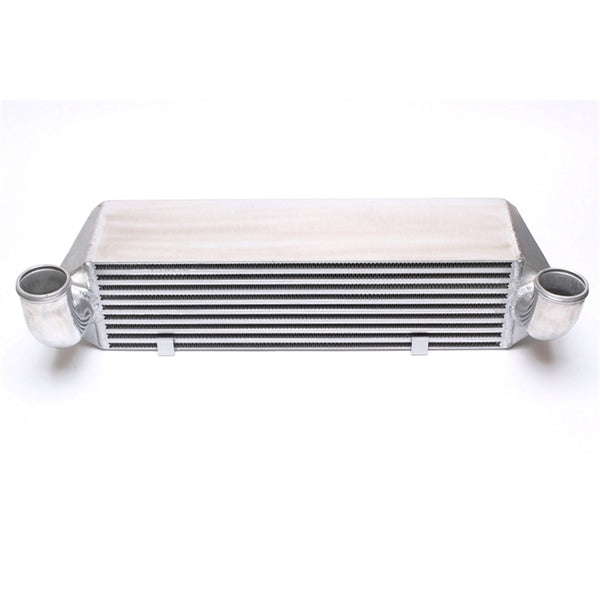 TA-Technix Intercooler BMW 1-Serie E81/E82/E87/E88 – Sølv intercooler kantet fra siden
