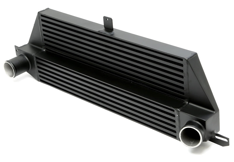 TA-Technix Intercooler Mini Cooper – Sort intercooler monteret på stativ