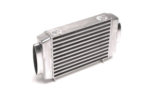 TA-Technix intercooler – Sølv-sort hybridintercooler finnedetalj