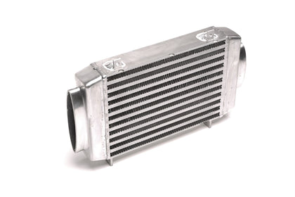 TA-Technix intercooler – Sølv-sort hybridintercooler finnedetalj