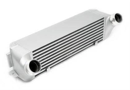 TA-Technix intercooler – Sølv intercooler med tilslutningsdele øverst