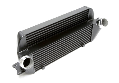 TA-Technix intercooler – Sort intercooler med tilslutningsdele øverst