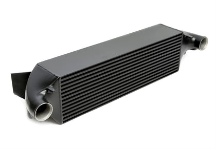TA-Technix intercooler – Intercooler med sorte sidestykker og finner