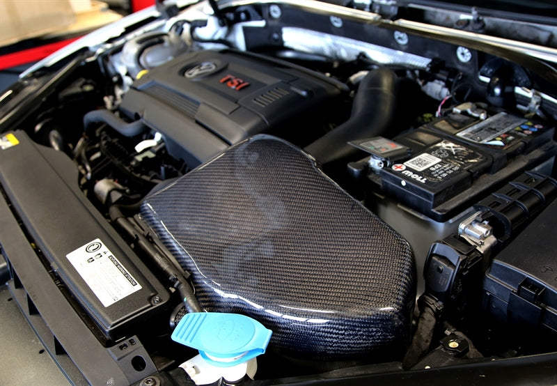 TA-Technix luftindsugning – Bilmotor sort carbonfiber dække