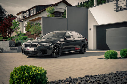BMW M5 type F90 med KW-undervogn
