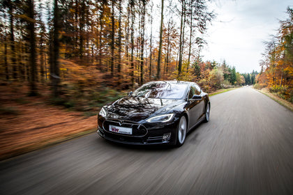 Tesla Modell S med KW-undervogn