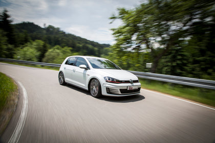 VW Golf VII GTI med KW-undervogn