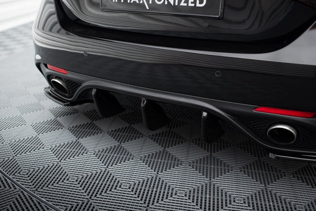 Maxton rear valance til Alfa Romeo Giulia Veloce – blank sort – billede 1 af 5