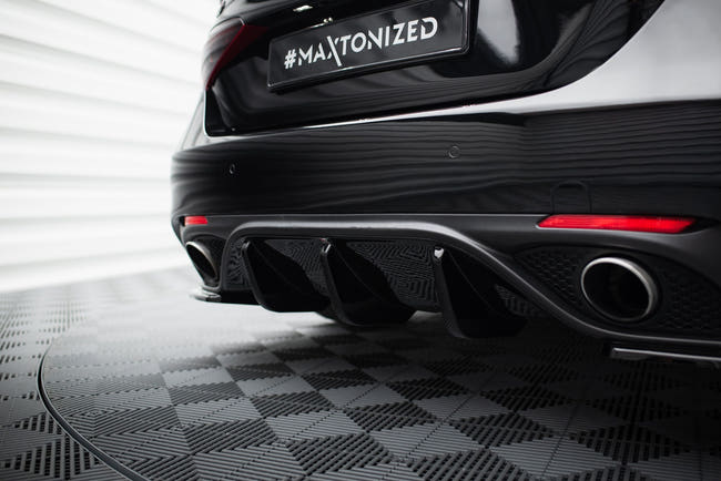 Maxton rear valance til Alfa Romeo Giulia Veloce – blank sort – billede 2 af 5
