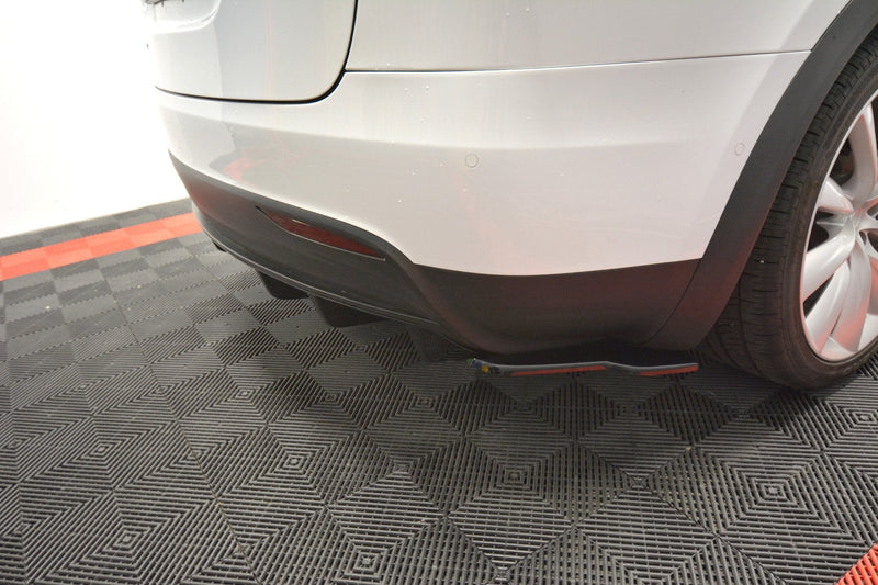 Maxton rear valance til Tesla Model X – blank sort – billede 3 af 6