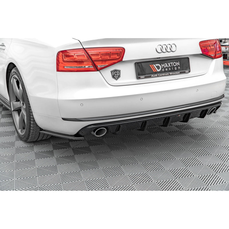 Maxton rear valance til Audi A8 D4 – blank sort – billede 1 af 7
