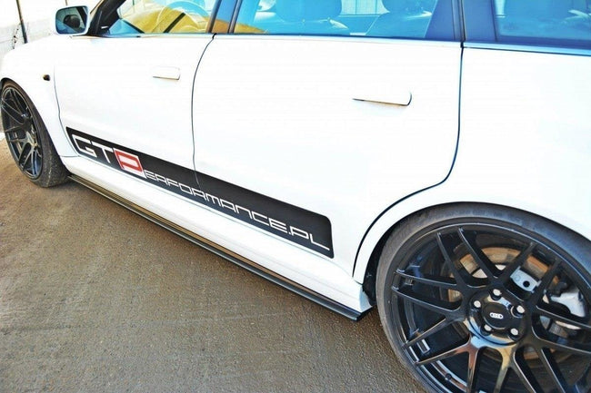 Maxton sideskørter til Audi RS4 Avant B5 – blank sort – billede 1 af 5