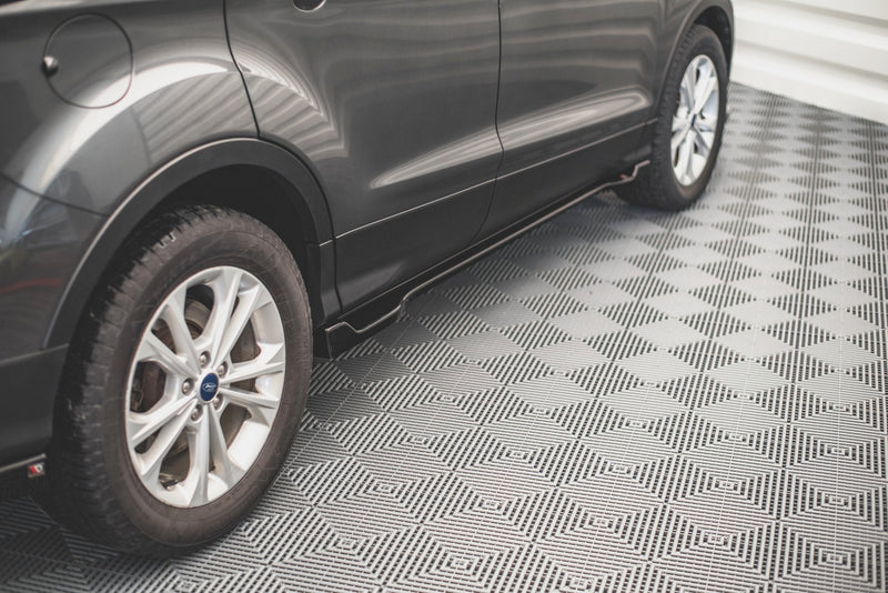 Maxton sideskørter til Ford Escape Mk3 – blank sort – billede 1 af 4