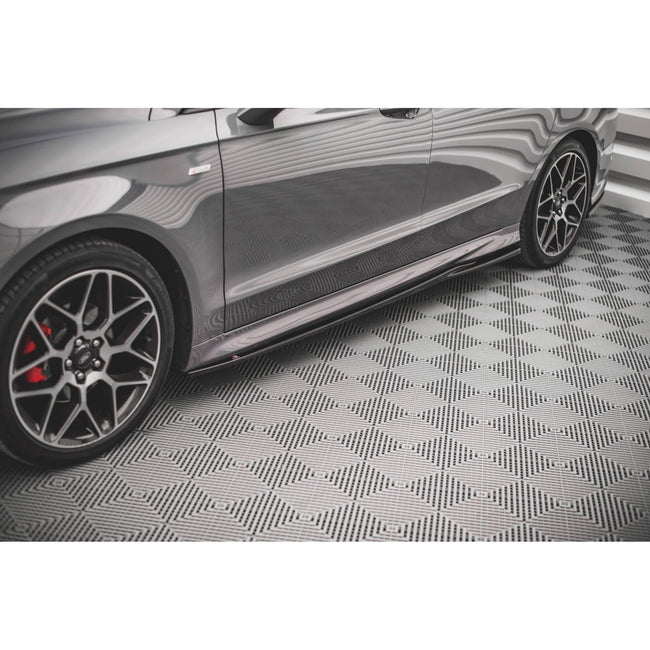 Maxton sideskørter til Ford Mondeo ST-Line Mk5 Facelift – blank sort – billede 1 af 4