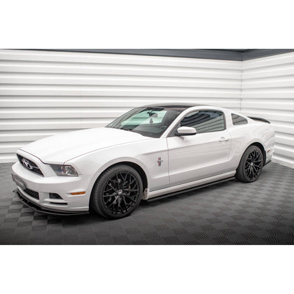 Maxton sideskørter til Ford Mustang Mk5 Facelift – blank sort – billede 2 af 6