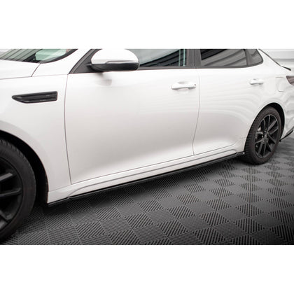 Maxton sideskørter til Kia Optima Mk4 Facelift – blank sort – billede 1 af 5