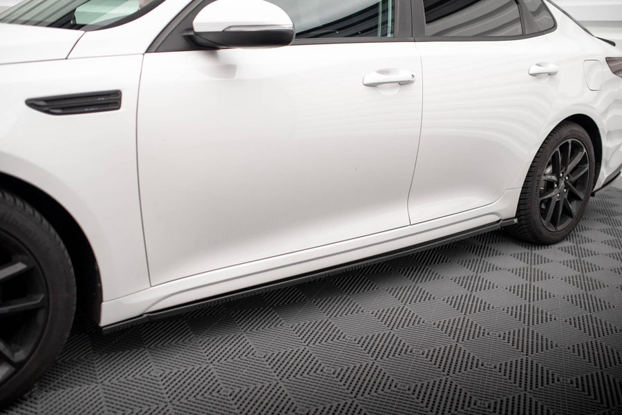 Maxton sideskørter til Kia Optima Mk4 Facelift – blank sort – billede 1 af 5