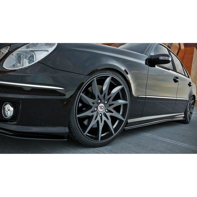 Maxton sideskørter til Mercedes E-CLASS W211 AMG – blank sort – billede 1 af 3