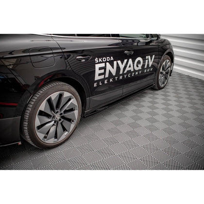Maxton sideskørter til Skoda Enyaq iV – blank sort – billede 2 af 6