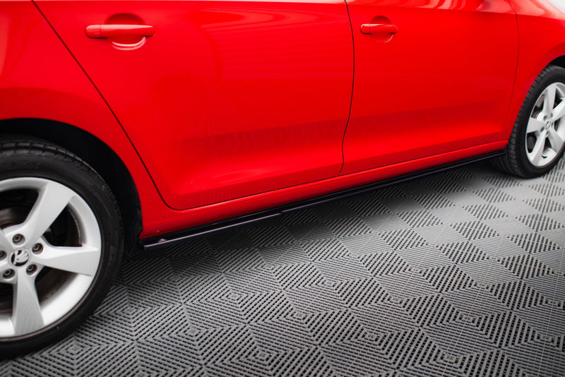 Maxton sideskørter til Skoda Rapid – blank sort – billede 2 af 6
