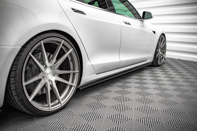 Maxton sideskørter til Tesla Model S Facelift – blank sort – billede 1 af 6