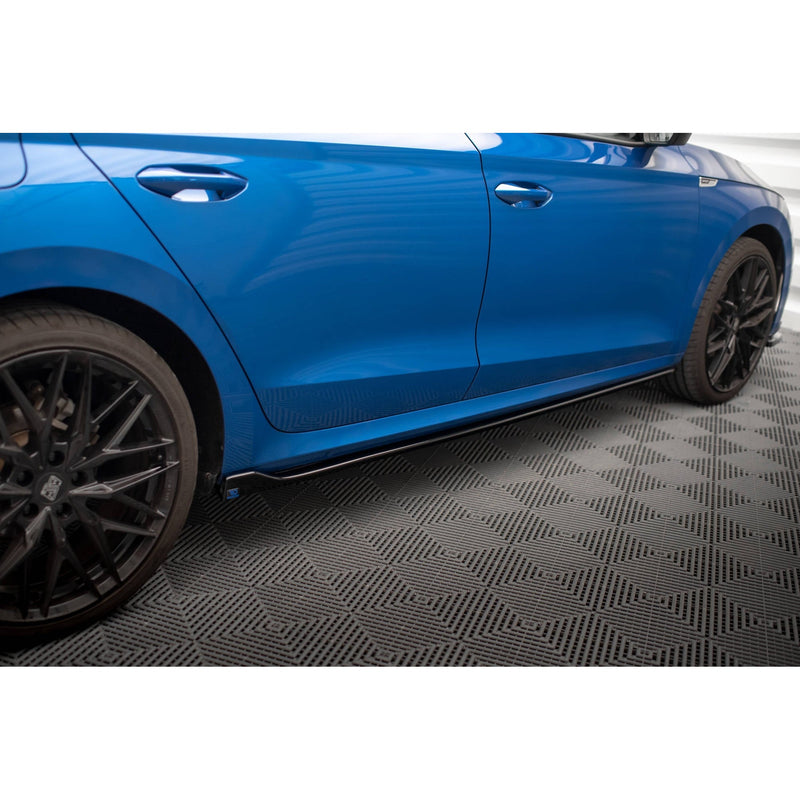 Maxton sideskørter til Skoda Octavia Mk4 – blank sort – billede 1 af 6
