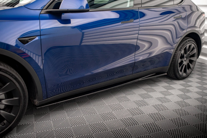 Maxton sideskørter til Tesla Model Y – blank sort – billede 1 af 9