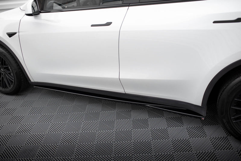 Maxton sideskørter til Tesla Model Y – blank sort – billede 4 af 9