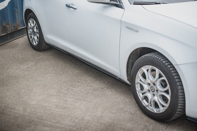 Maxton sideskørter til Alfa Romeo Giulietta – blank sort – billede 1 af 6