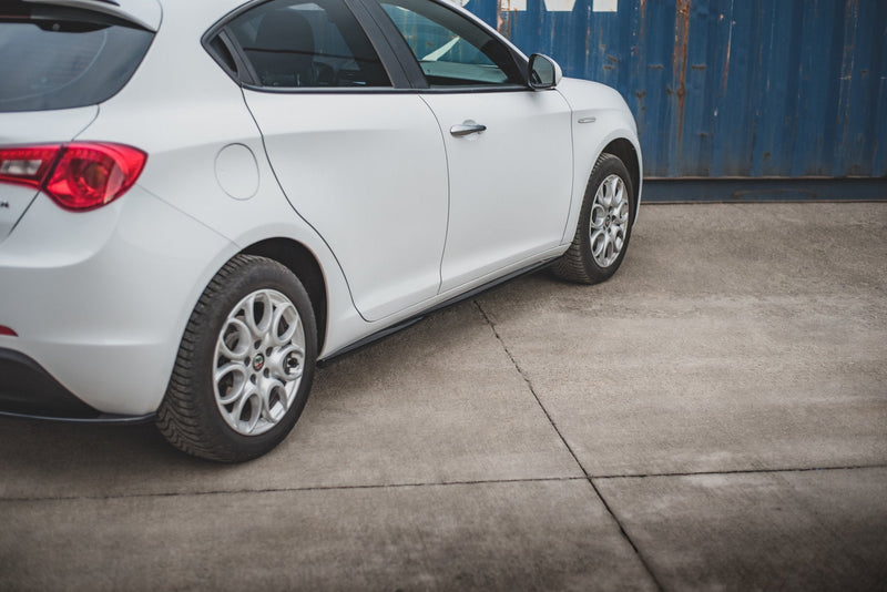 Maxton sideskørter til Alfa Romeo Giulietta – blank sort – billede 4 af 6