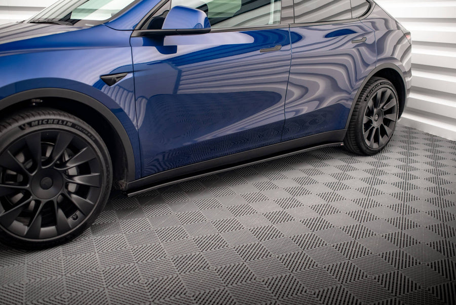 Maxton sideskørter til Tesla Model Y – blank sort – billede 1 af 6