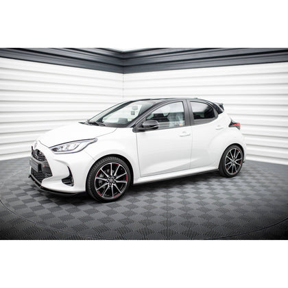 Maxton sideskørter til Toyota Yaris Mk4 – blank sort – billede 2 af 5