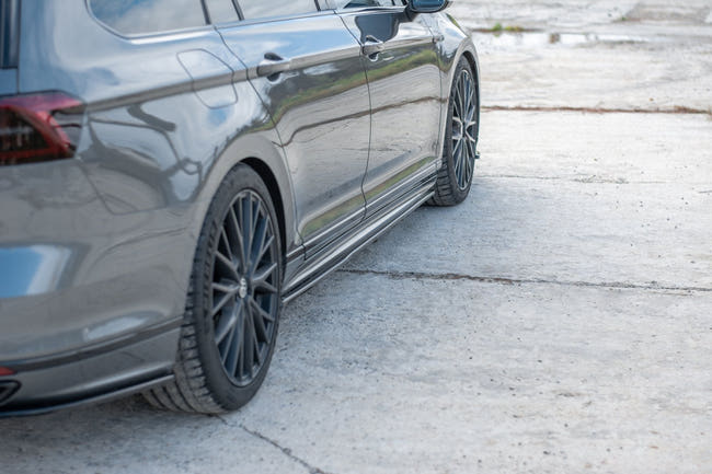 Maxton sideskørter til Volkswagen Passat R-Line B8 – blank sort – billede 2 af 7