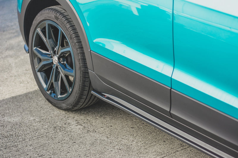 Maxton sideskørter til Volkswagen T-Cross – blank sort – billede 4 af 6