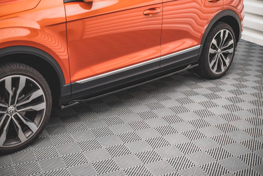 Maxton sideskørter til Volkswagen T-Roc Mk1 – blank sort – billede 1 af 4