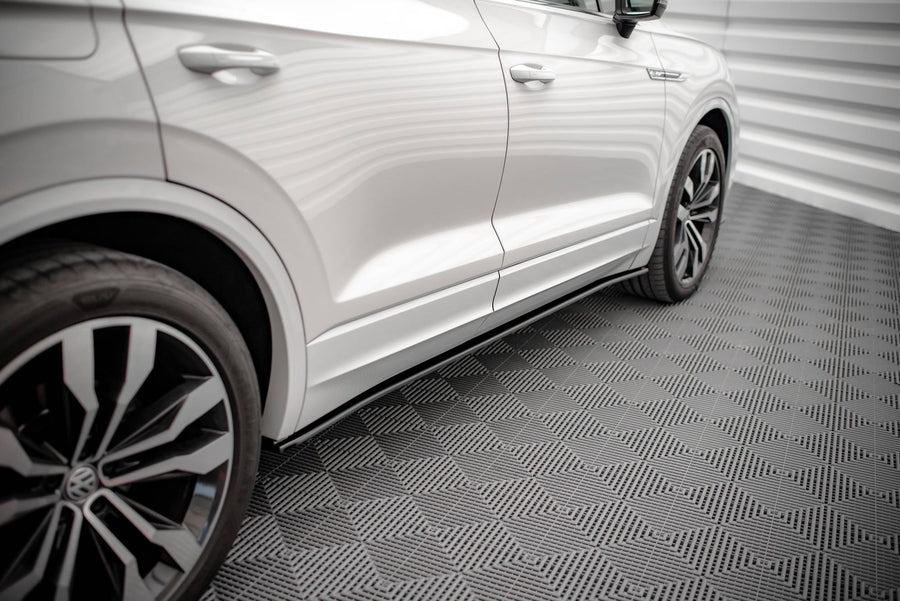 Maxton sideskørter til Volkswagen Touareg R-line Mk3 – blank sort – billede 1 af 6