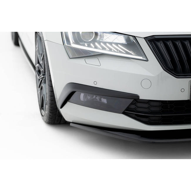 Maxton lygteindfatninger til Skoda Superb Liftback / Combi Mk3 – blank sort – billede 2 af 5