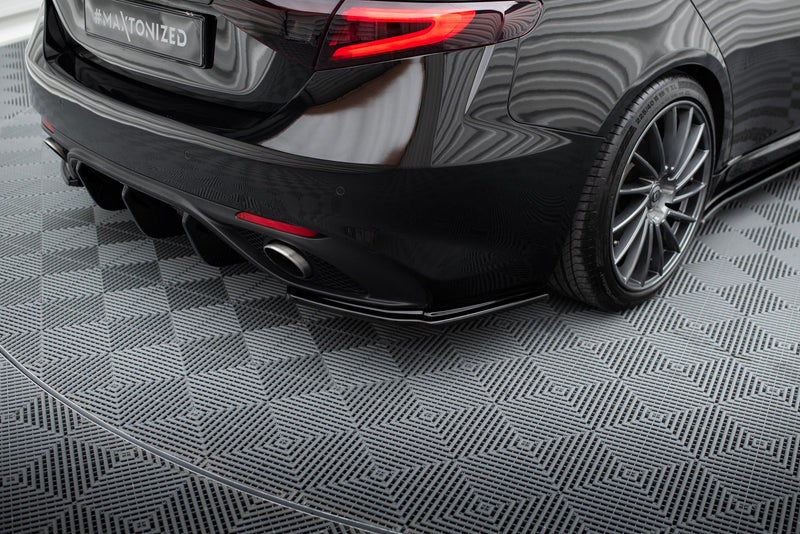 Maxton side splitters til Alfa Romeo Giulia Veloce – blank sort – billede 1 af 5