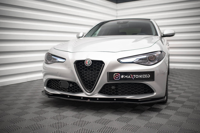 Maxton frontsplitter til Alfa Romeo Giulia Sport – blank sort – billede 1 af 5