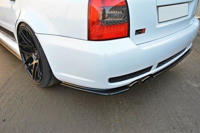 Maxton rear splitter til Audi RS4 Avant B5 – blank sort – billede 1 af 2
