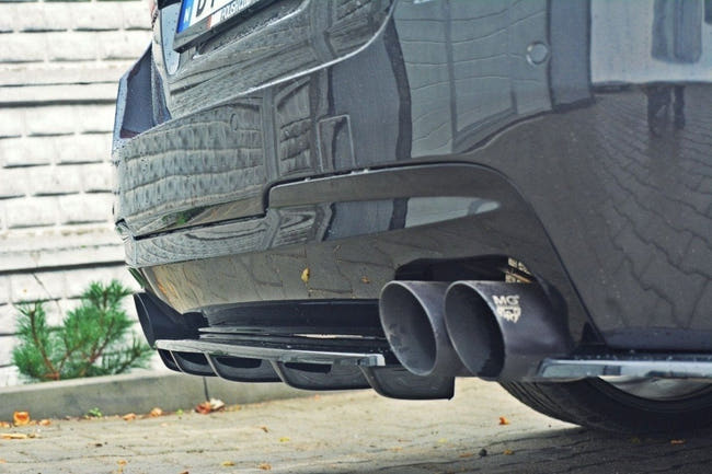Maxton rear splitter til BMW 5 M-Pack Sedan/Touring F10/F11 (fits two double Exhaust ends) – blank sort – billede 2 af 5