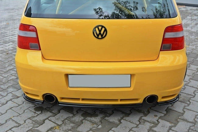 Maxton rear splitter til Volkswagen Golf Mk4 R32 – blank sort – billede 1 af 4