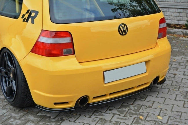 Maxton rear splitter til Volkswagen Golf Mk4 R32 – blank sort – billede 2 af 4