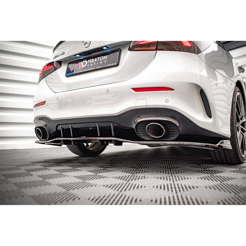 Maxton rear splitter til Mercedes A 35 AMG Sedan V177 – blank sort – billede 2 af 4